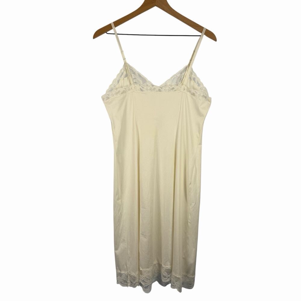Vintage VANITY FAIR Full Slip Ivory Size 36 Lace Trim Indie Sleaze Dress Midi - Picture 2 of 10